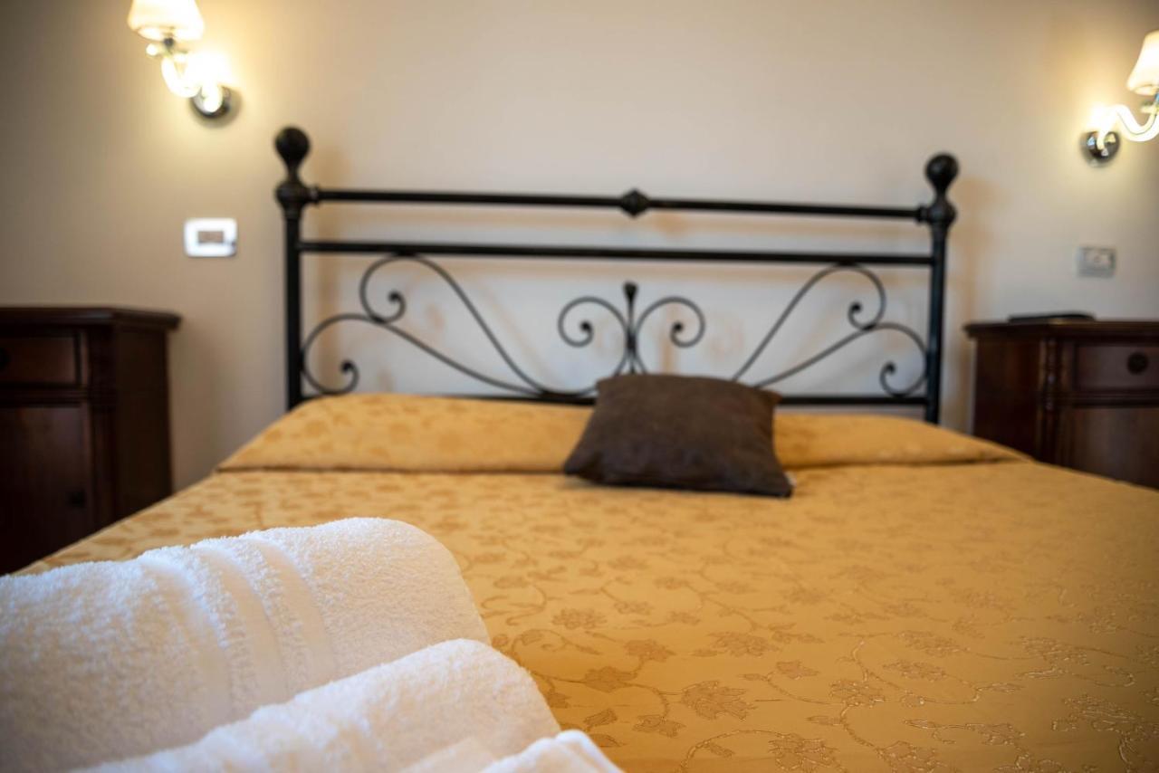 Luxury Villa Arianna Tarano 外观 照片