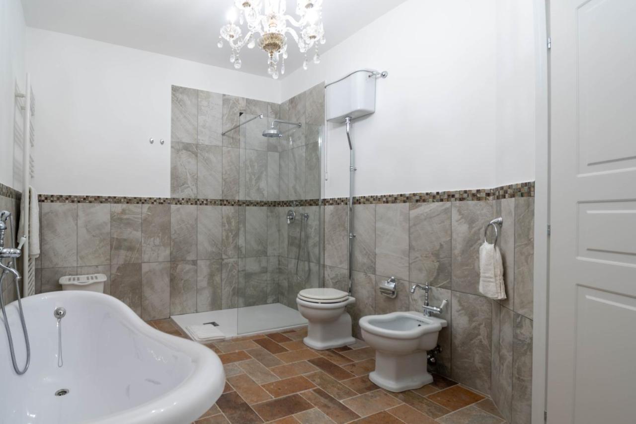 Luxury Villa Arianna Tarano 外观 照片